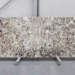 Alpinus in slabs
